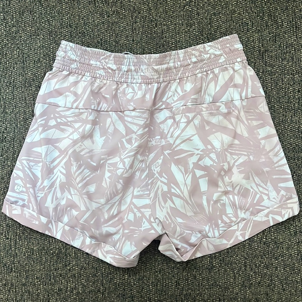 Lululemon Spring Break Away Short - Picture 5 of 6
